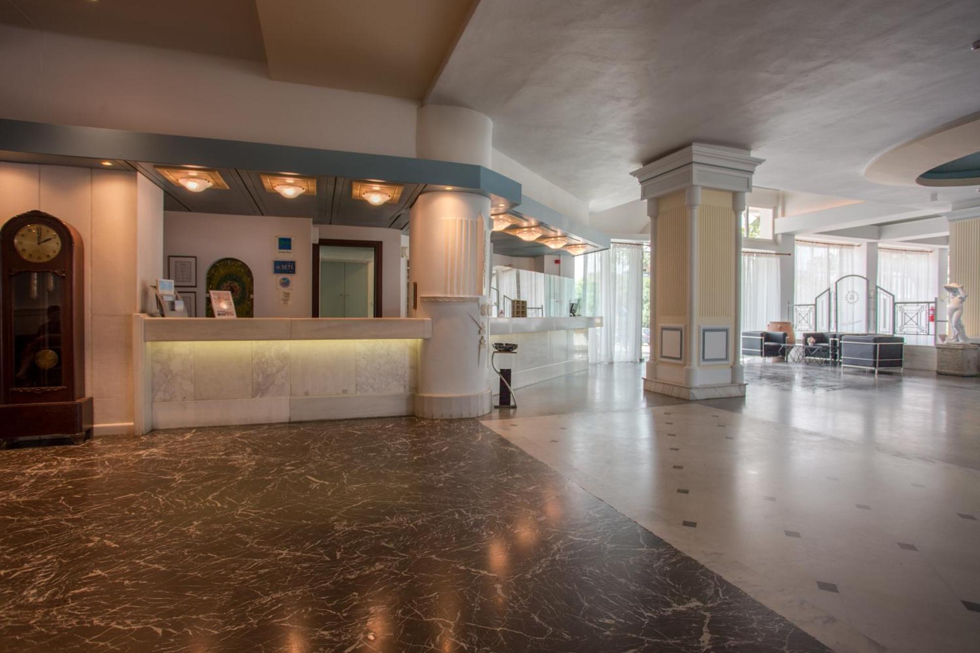 Atlantis Hotel Lambi  Eksteriør bilde